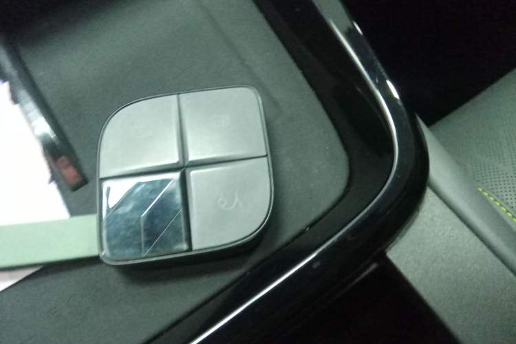 Used Lynk & Co 08 EM-P 2024 120km Long-Range Plus
