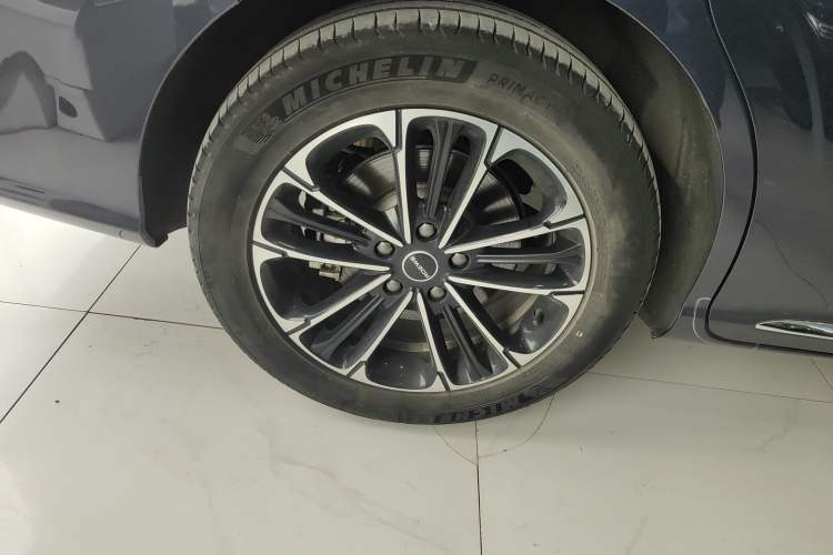 Used Roewe iMAX8 2022 400TGI Prestige Edition
