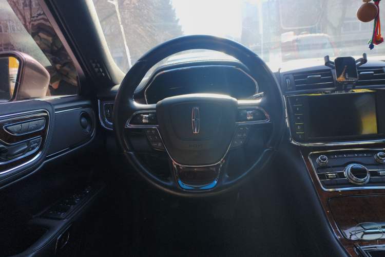 Used Lincoln Continental 2019 2.0T Two-Wheel Drive Prestige Version China VI Standard
