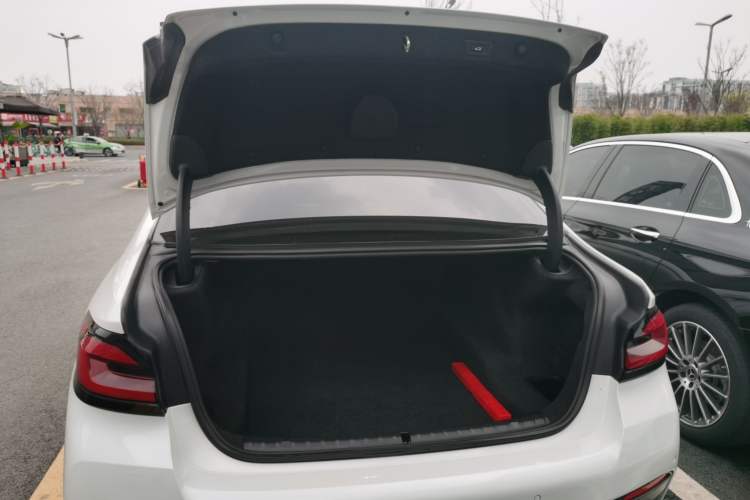 Used BMW 5 Series 2022 Second Facelift 525Li M Sport Package