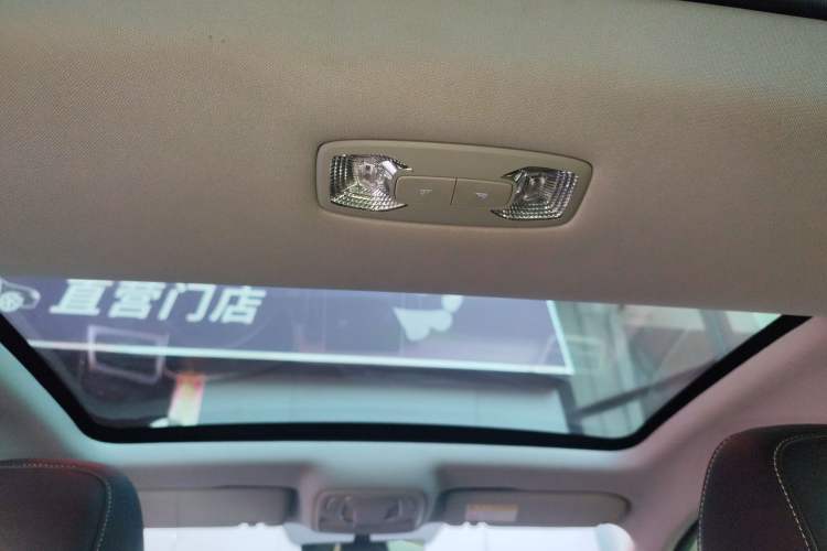 Used Roewe i6 MAX New Energy 2020 1.5T PHEV Cool & Stylish Skyroof Edition Headliner