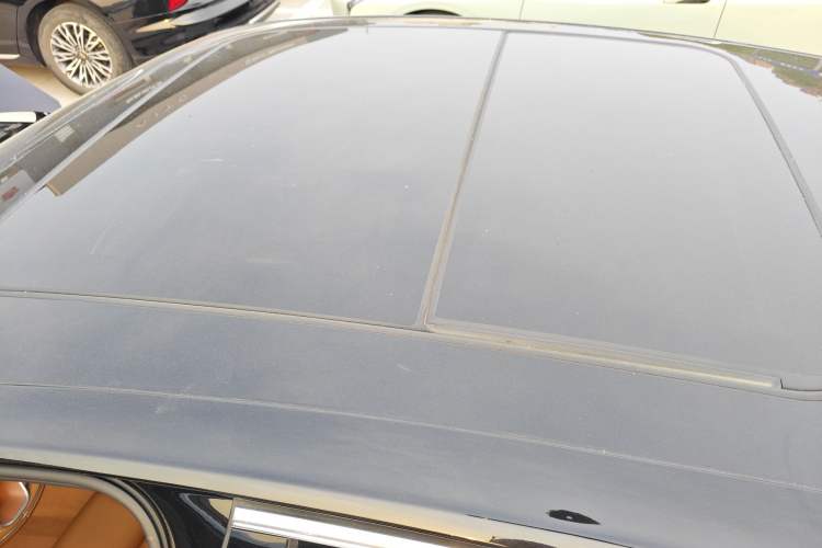 Used Hongqi H9 2023 2.0T Smart Connect Flagship Edition Roof