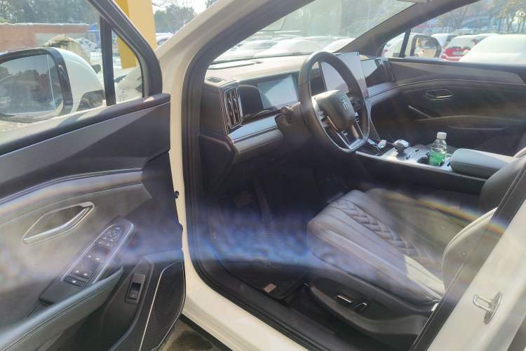 Used BYD Song L DM-i 2025 Intelligent Driving Version 160 km Beyond-Range Type
