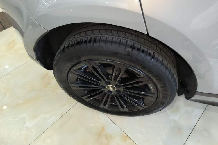 Used Land Rover Range Rover Evoque 2024 Aurora L 249 PS Prestige Light-Chasing Edition