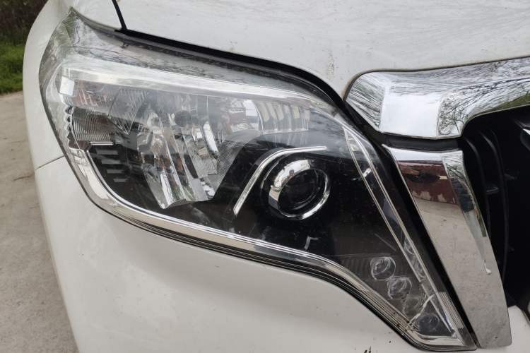 Used Toyota Prado 2016 2.7L Automatic Standard Edition Right Front Headlight