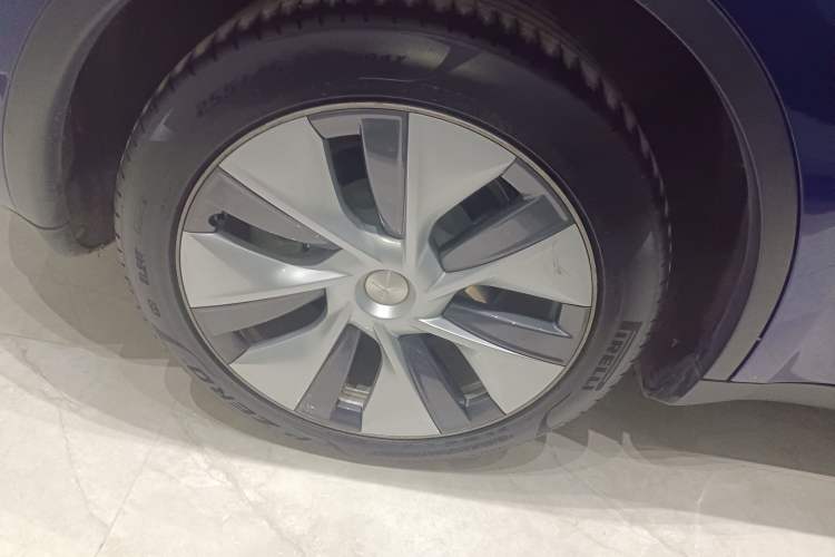 Used Tesla Model Y 2021 Long-Range All-Wheel-Drive Version