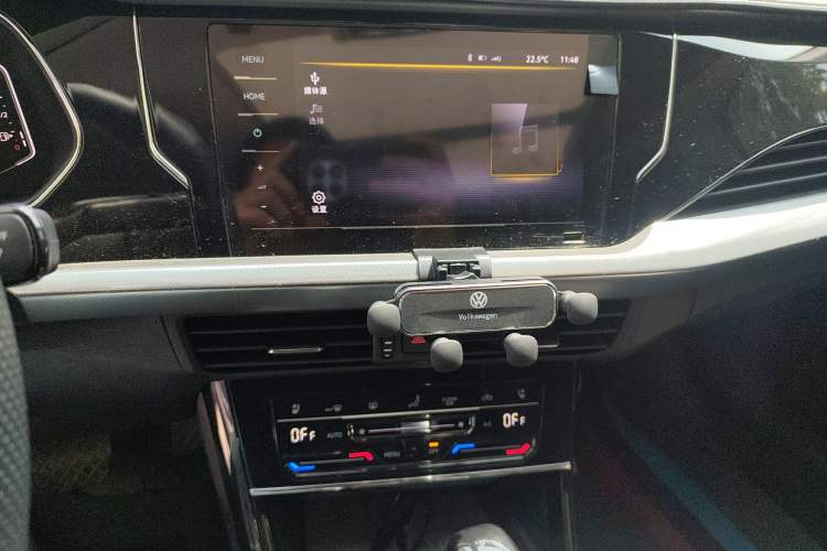 Used Volkswagen Passat 2025 Premium Version 380TSI Dragon Edition Audio And AC Panel