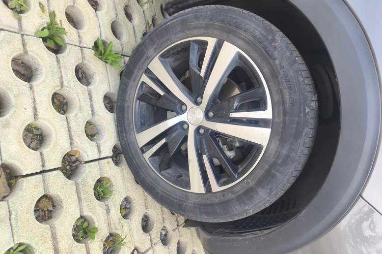 Used Peugeot 4008 2021 360THP Technology Edition Right Front Wheel Hub