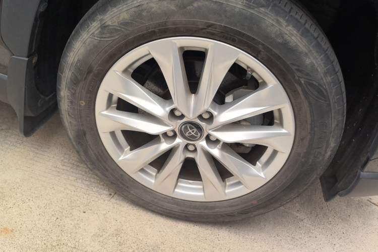 Used Toyota Corolla Cross 2022 2.0L Elite Edition Right Front Wheel Hub