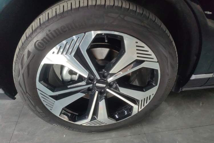 Used Wey Lanshan 2023 Four-Wheel Drive Ultra-Long Range Version Left Front Wheel Hub
