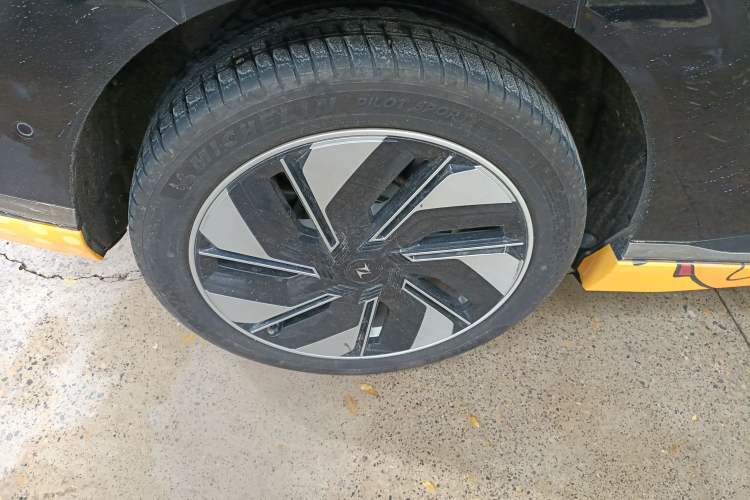 Used Dongfeng eπ eπ008 2025 210 Ultra Range-Extended Version 5 Seats