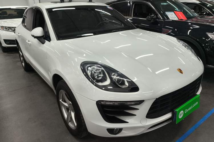 Used Porsche Macan 2017 Macan 2.0T Front Right 45 Deg