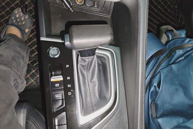 Used CHANGAN Eado 2020 PLUS Blue Whale NE 1.4T GDI DCT Prestige Model Gear Lever