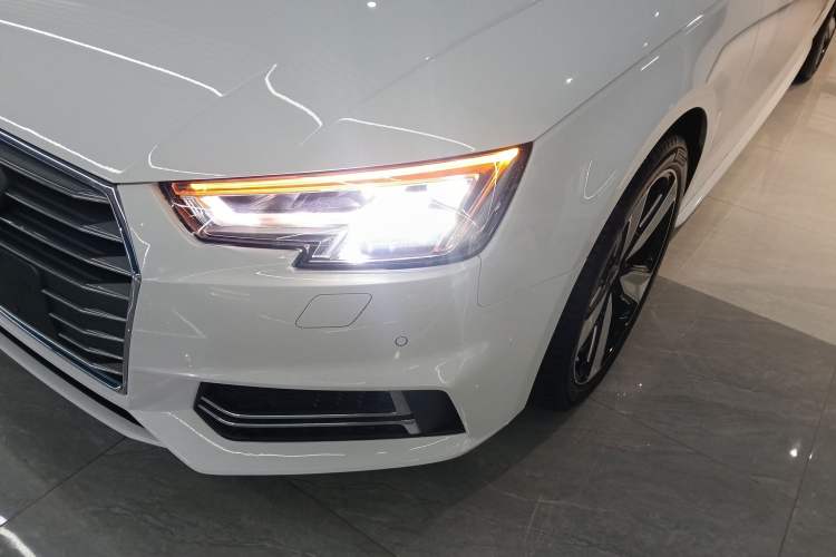 Used Audi A4L 2018 30th Anniversary Edition 40 TFSI Fashion Model
