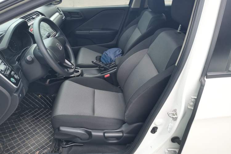 Used Honda Gienia 2017 1.5L CVT Comfort Version Left Front Seat