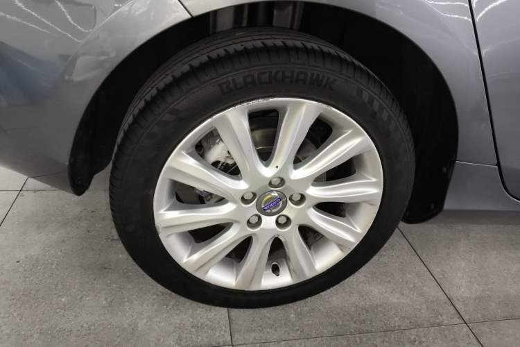 Used Volvo V40 2015 1.6T Zhiya Edition