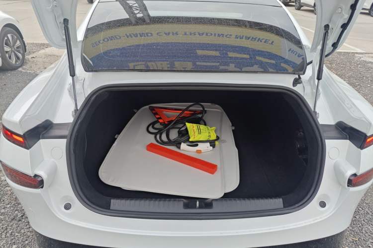 Used XPeng P7 2021 480N Trunk