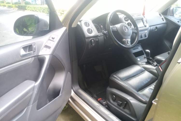 Used Volkswagen Tiguan L 2015 1.8TSI Automatic All-Wheel-Drive Luxury Model
