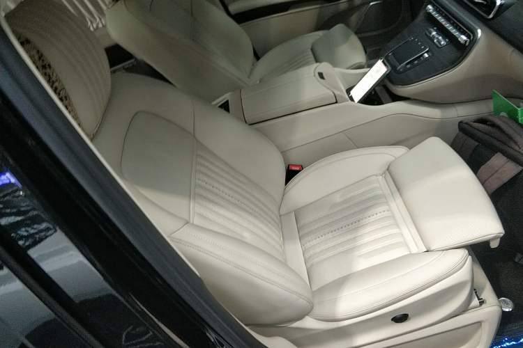 Used Mercedes-Benz V-Class 2024 V 300 L Long Wheelbase Prestige Edition