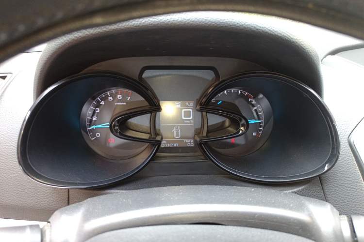 Used Dongfeng Aeolus AX7 2015 2.0L Automatic Zhiyi Trim
