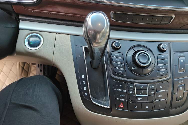 Used Buick GL8 2014 2.4L LT Luxury Business Executive Edition