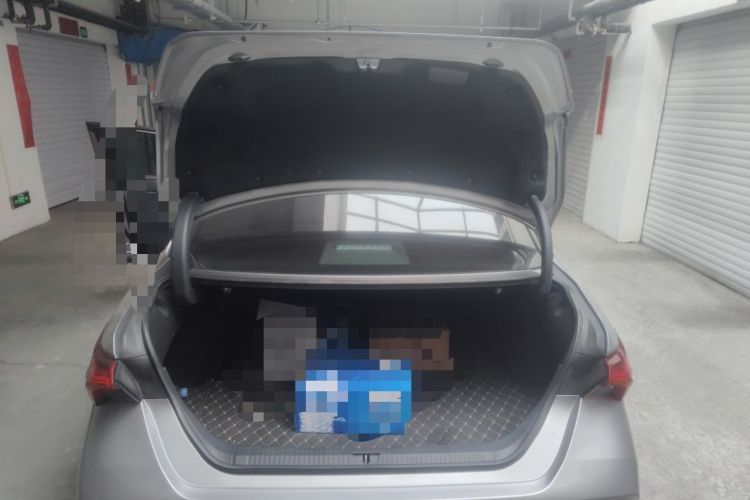 Used Toyota Avalon 2019 Dual-Engine 2.5L XLE Prestige Version China VI Standard