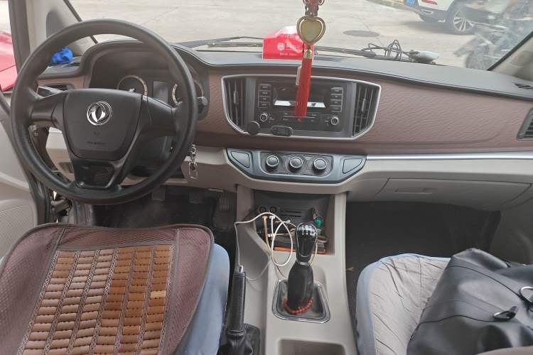 Used FORTHING Lingzhi 2019 Facelifted M5L 1.6L 7-Seater Base Model China VI Standard