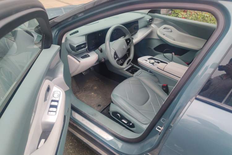 Used ARCFOX Alpha S 2023 735E+ Forest Edition PRO 160kW Driver Seat