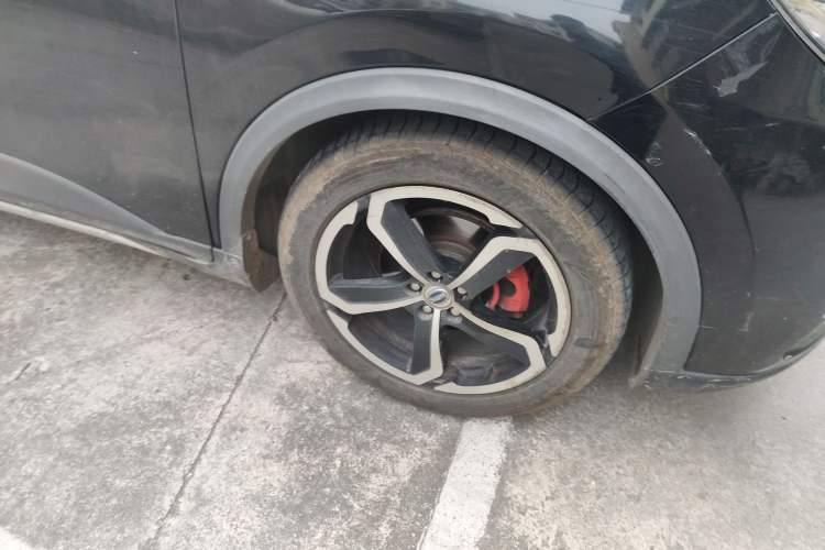 Used SWM X7 2016 1.5T Manual Luxury Edition 7 Seats Right Front Wheel Hub