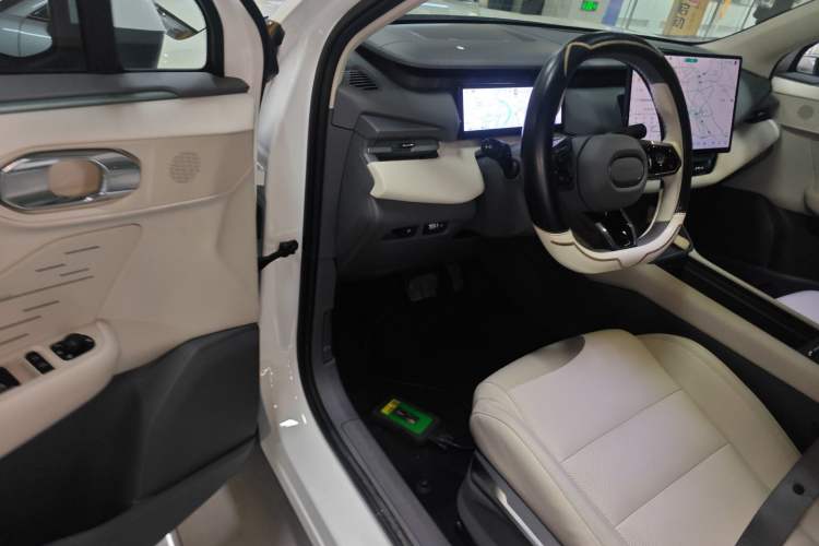 Used Lynk & Co 06 EM-P 2023 EM-P 126 Long-Range Pro