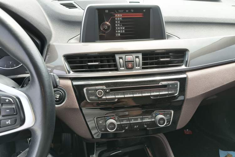 Used BMW X1 2016 sDrive18Li Luxury Model Audio And AC Panel