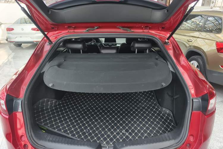 Used Mazda CX-4 2018 2.0L Automatic Two-Wheel Drive Blue Sky Premium Upgrade Version China V Standard
