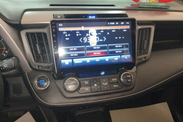 Used Toyota RAV4 2019 2.0L CVT Two-Wheel Drive Comfort Edition China VI Standard