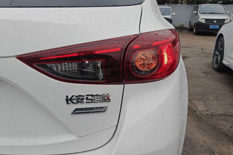 Used Mazda Mazda 3 Axela 2017 Hatchback 1.5L Automatic Comfort Model Emission Standard China V