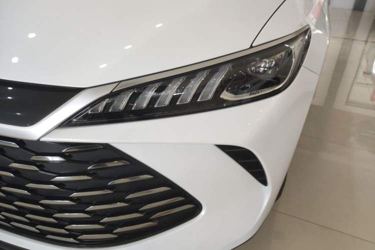 Used BYD Qin PLUS 2025 DM-i Smart Drive 55KM Leading Model