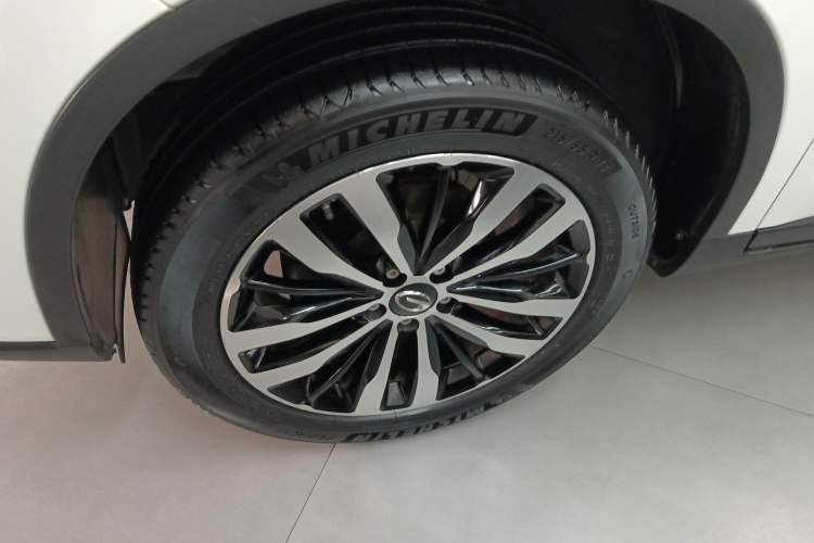 Used GAC Trumpchi GS4 2017 235T Manual Two-Wheel Drive Luxury Edition Left Front Wheel Hub