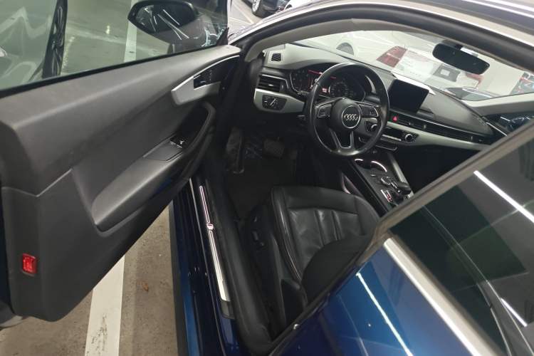 Used Audi A5 2017 Coupe 40 TFSI Fashion Model
