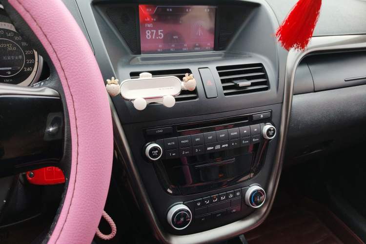 Used Bestune X80 2013 2.0L manual base trim