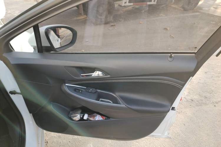 Used Chevrolet Cruze 2017 1.5L Automatic Pioneer Sunroof Edition