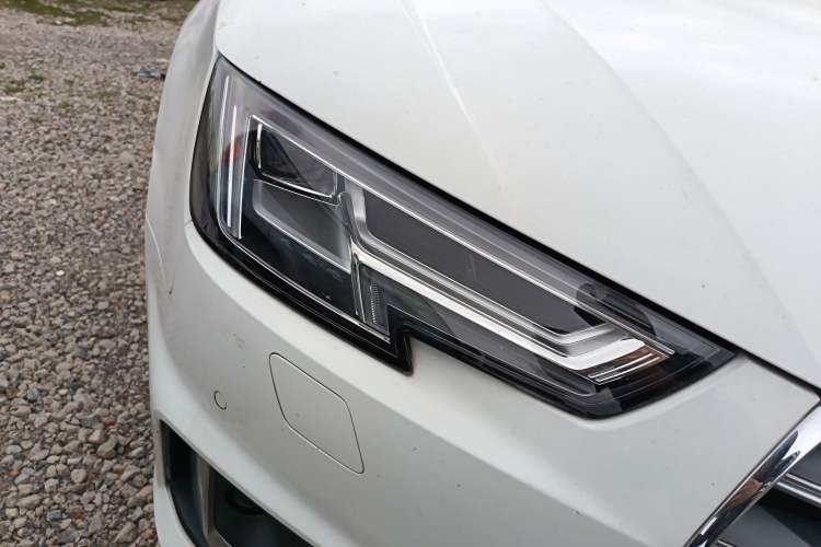 Used Audi A4L 2019 40 TFSI Fashion Edition China VI Emission Standard Right Front Headlight