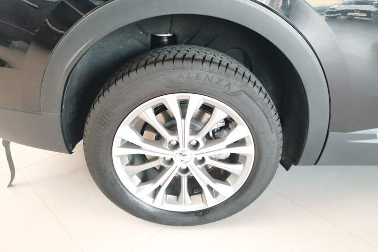 Used Buick Envision 2022 Encore Plus 652T Five-Seat All-Wheel-Drive Luxury Model