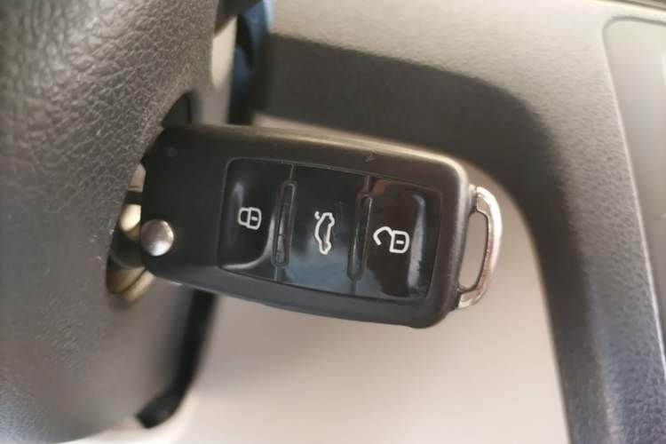 Used Skoda Rapid 2015 1.6L Manual Smart Selection Model
