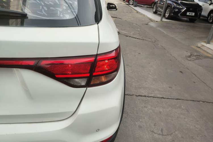 Used Kia KX Cross 2017 1.4L AT GLS Exterior 6