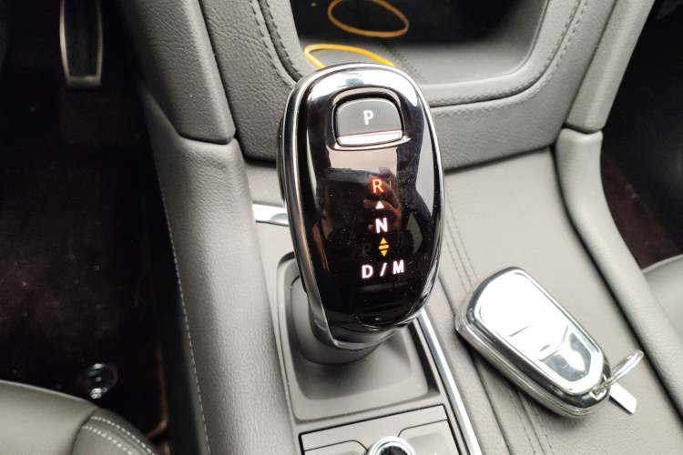 Used Cadillac XT5 2022 2.0T Four-Wheel Drive Luxury Version (Hummingbird Edition) Gear Lever