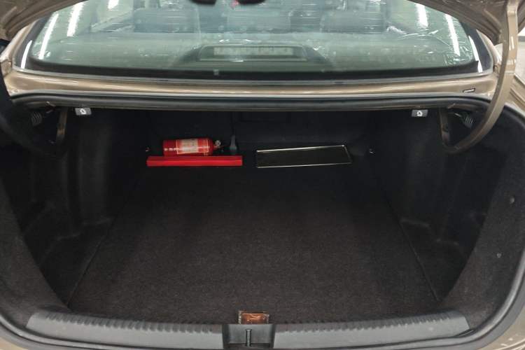 Used Volkswagen Sagitar 2015 230TSI Automatic Comfort Version