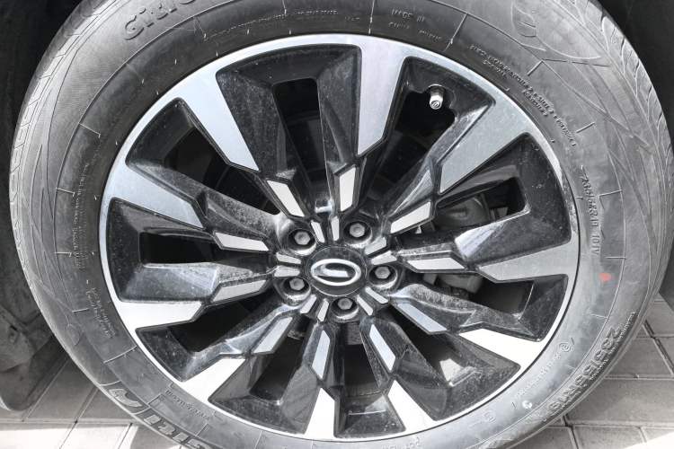 Used GAC Trumpchi EMKOO 2022 1.5T Supernova Max Edition Right Front Wheel Hub