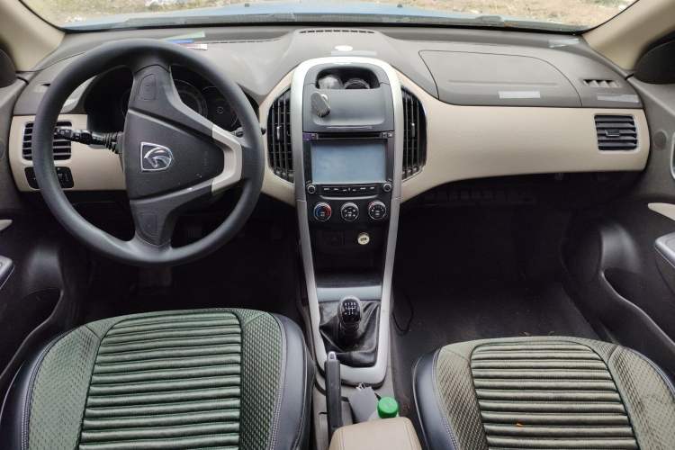 Used Baojun 630 2013 1.8L manual Comfort trim level