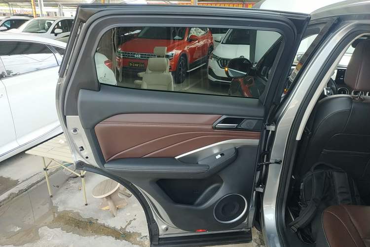 Used Wey VV6 2020 2.0T Four-Wheel Drive Zhiyu+
