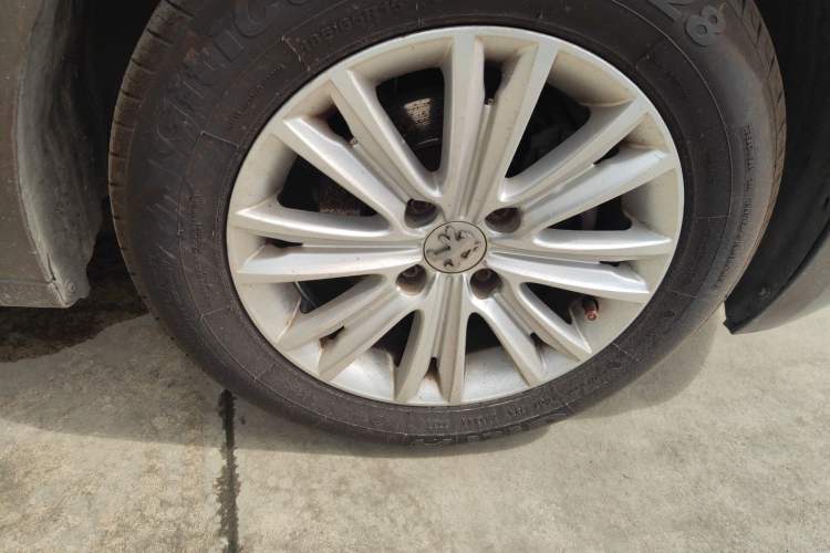 Used Peugeot 301 2014 1.6L Manual Comfort Edition
