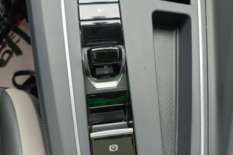 Used Volkswagen Golf 2021 280TSI DSG Pro First Edition Gear Lever